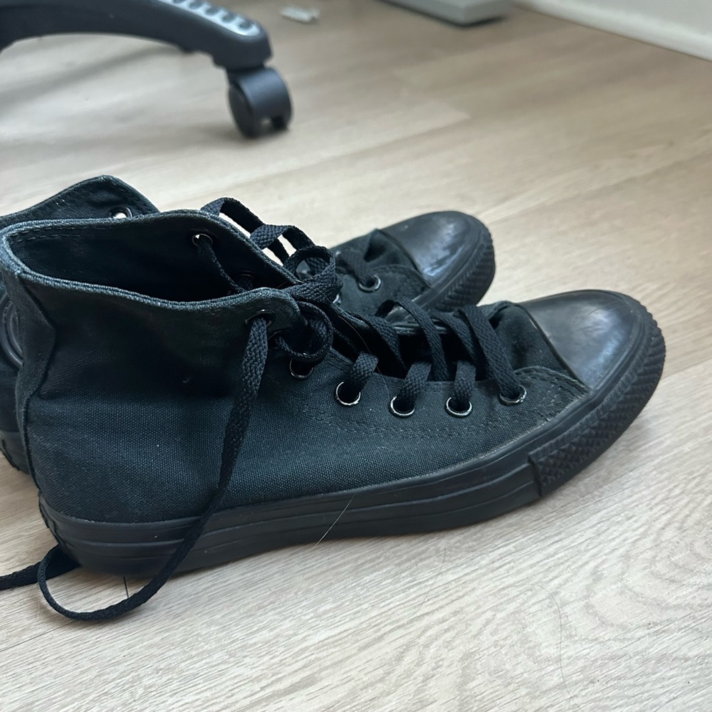 Converse black